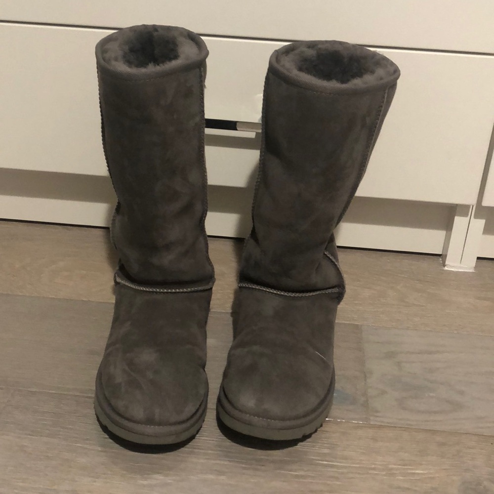 grey Ugg’s